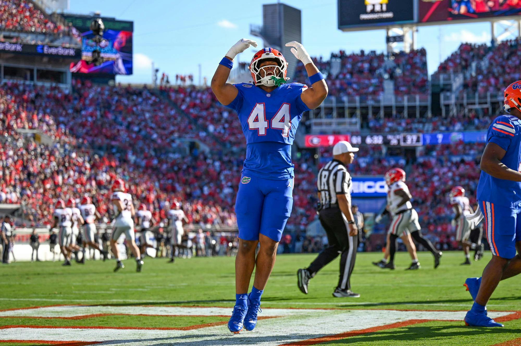 Florida inside linebacker Myles Johnson (44) after a kickoff during a NCAA college football game, Saturday, Nov. 1, 2025, in Jacksonville, Fla.