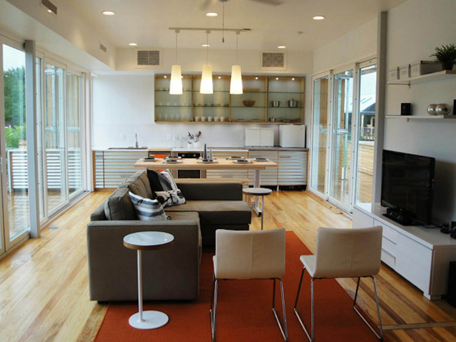 Team Florida, a collaboration of universities in the state, designed FLeX House to compete in the U.S. Department of Energy Solar Decathlon 2011. Students from UF were responsible for the interior design of the building.