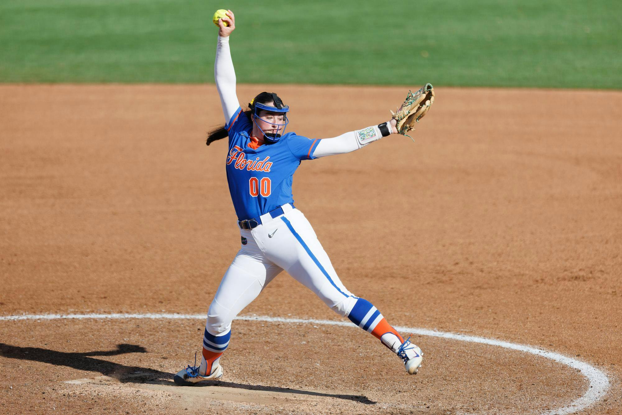 Florida right-handed pitcher Ava Brown (00) pitches during an NCAA softball game against Lindenwood, Saturday, Feb. 21, 2026, in Gainesville, Fla. 