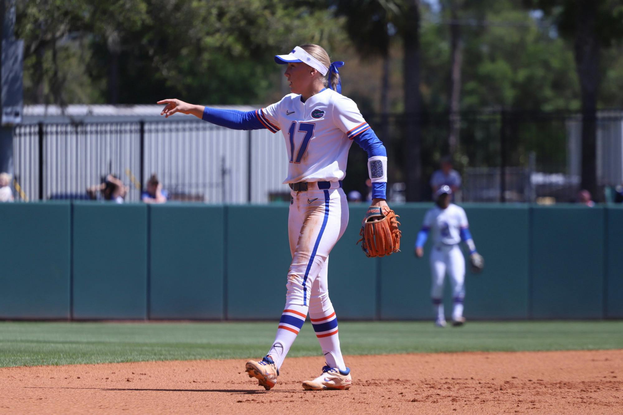 Skylar Wallace drilled a home run in Florida&#x27;s 9-3 quarterfinal win over Kentucky.