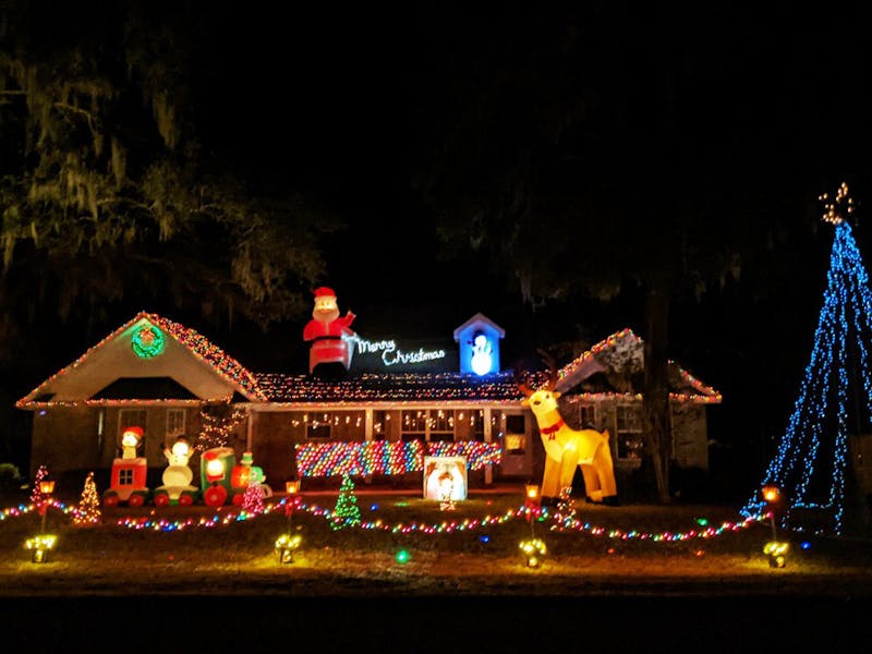 Gainesville Christmas Lights 2022 Light Displays Around Alachua County Offer A Way To Celebrate The Holiday  Season Amid The Pandemic - The Independent Florida Alligator