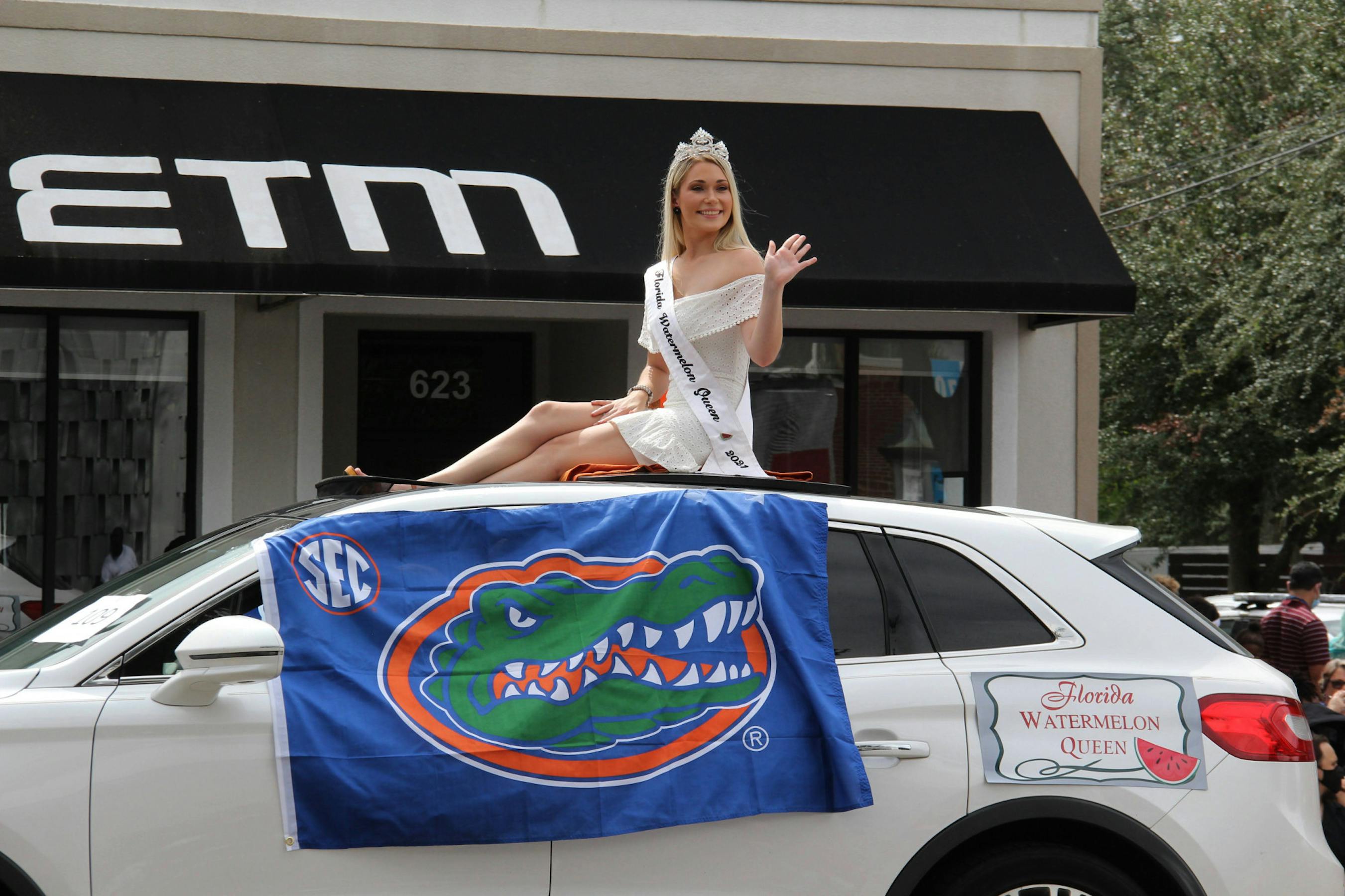 UF Parade Returns The Independent Florida Alligator