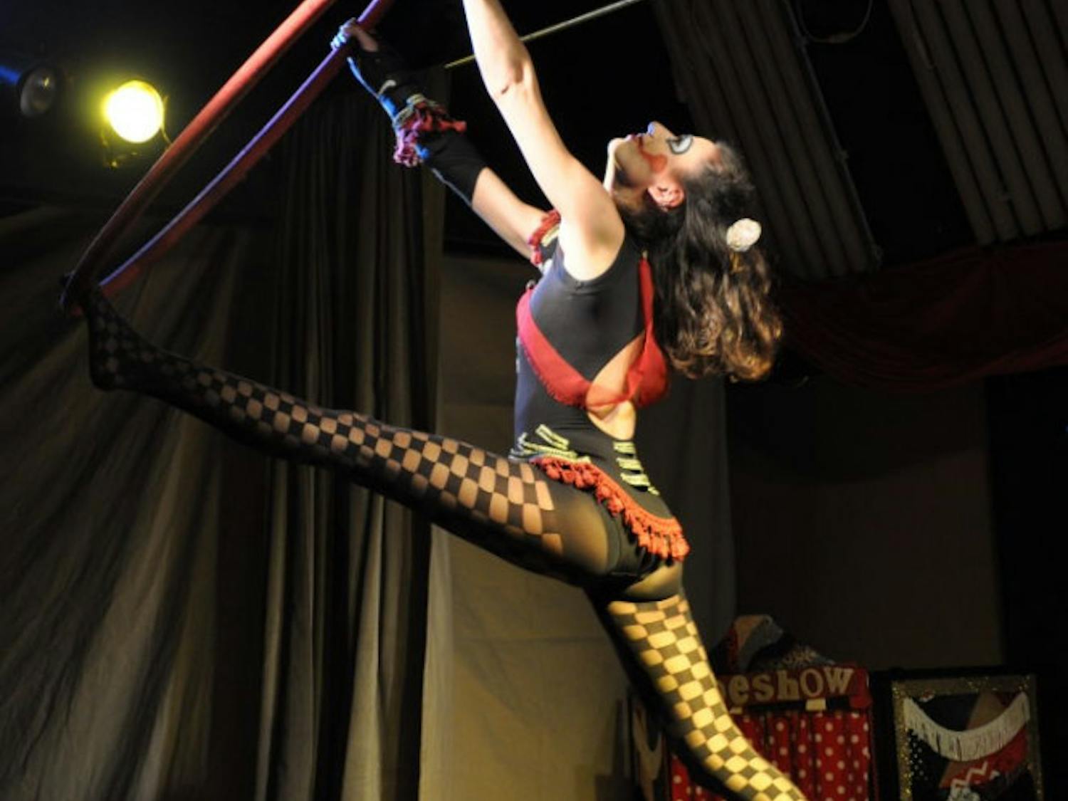 Lira Linx performs Saturday at Dr. Sinn’s Freak Island Musical Sideshow. The show runs again this weekend at The Library at Market Street on Saturday at 7 p.m.