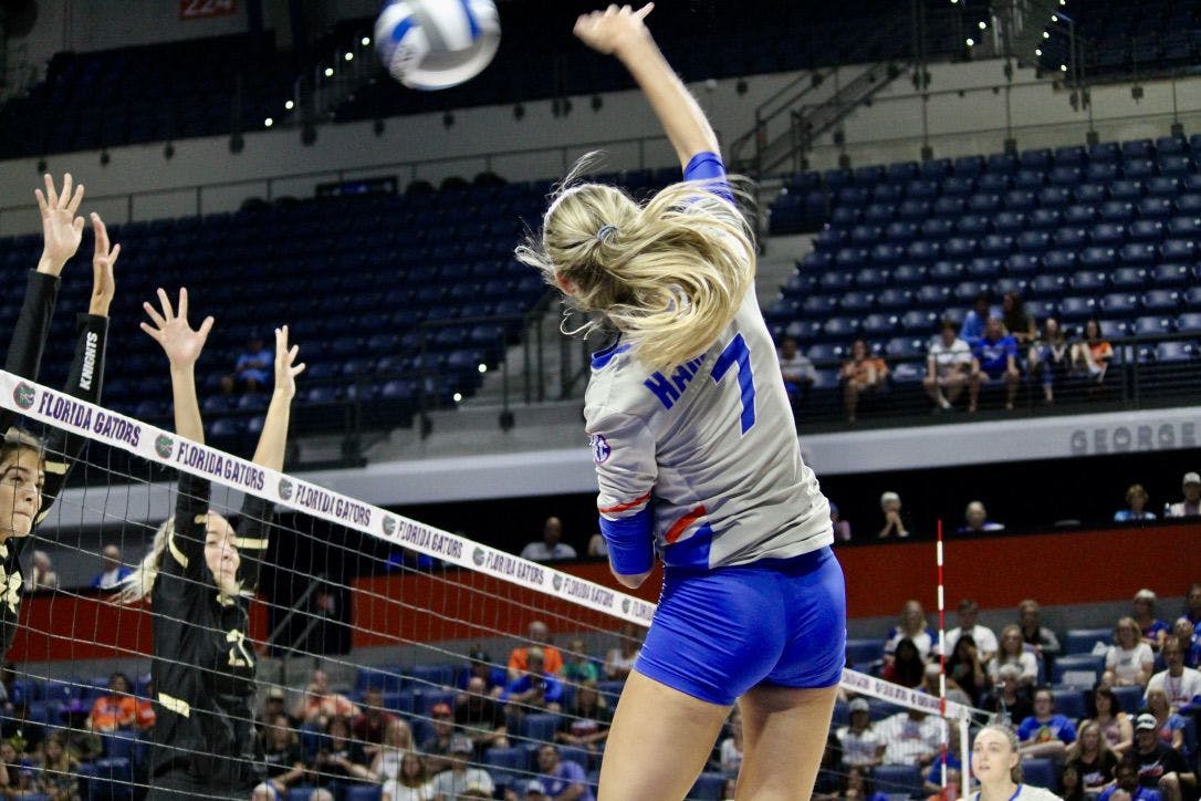 Junior outside hitter Paige Hammons combined with sophomore outside hitter Thayer Hall for 555 kills last season.