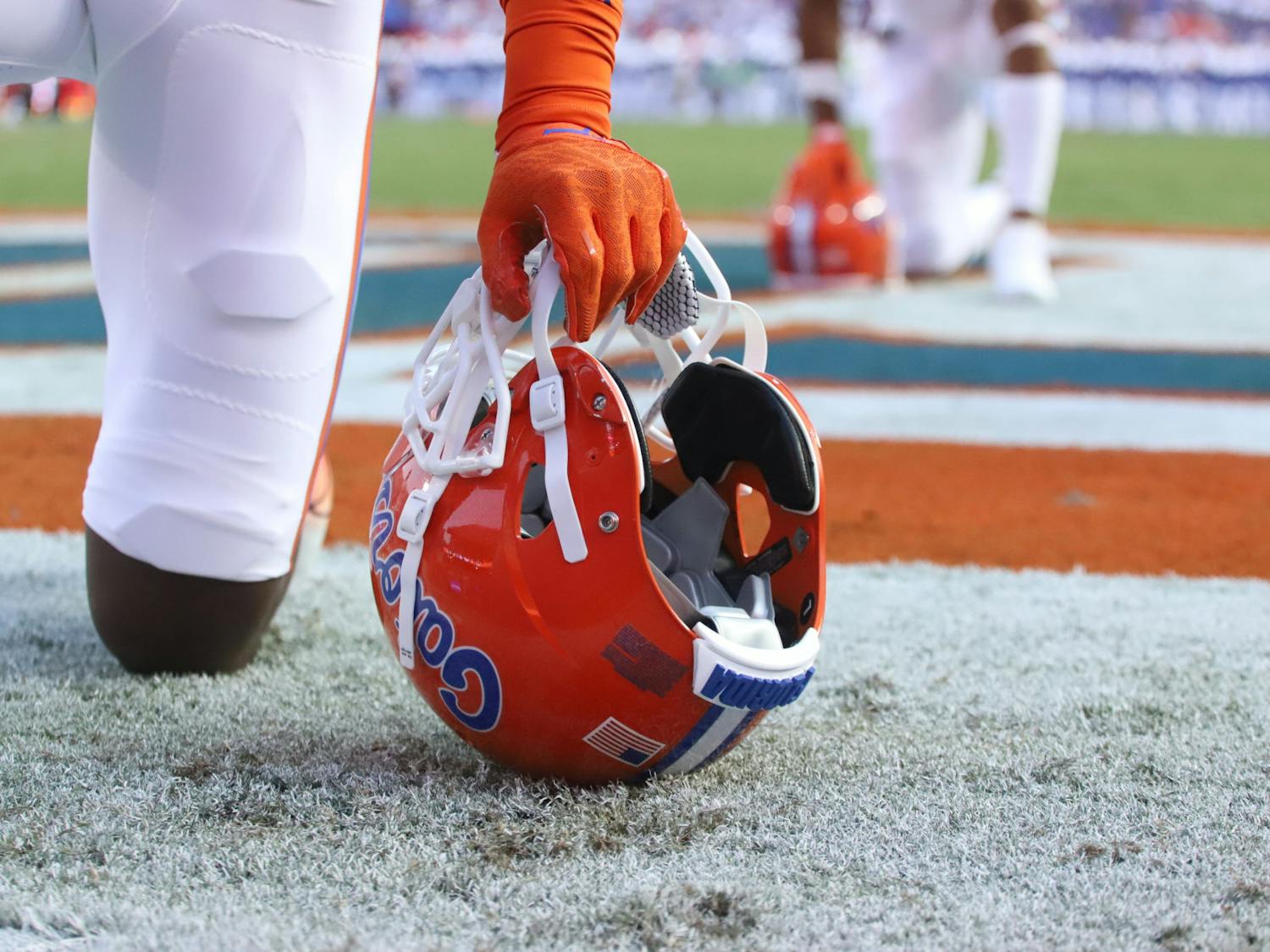 Florida football landed its 15th recruit of the 2022 cycle Wednesday with four-star defensive lineman Jamari Lyons.