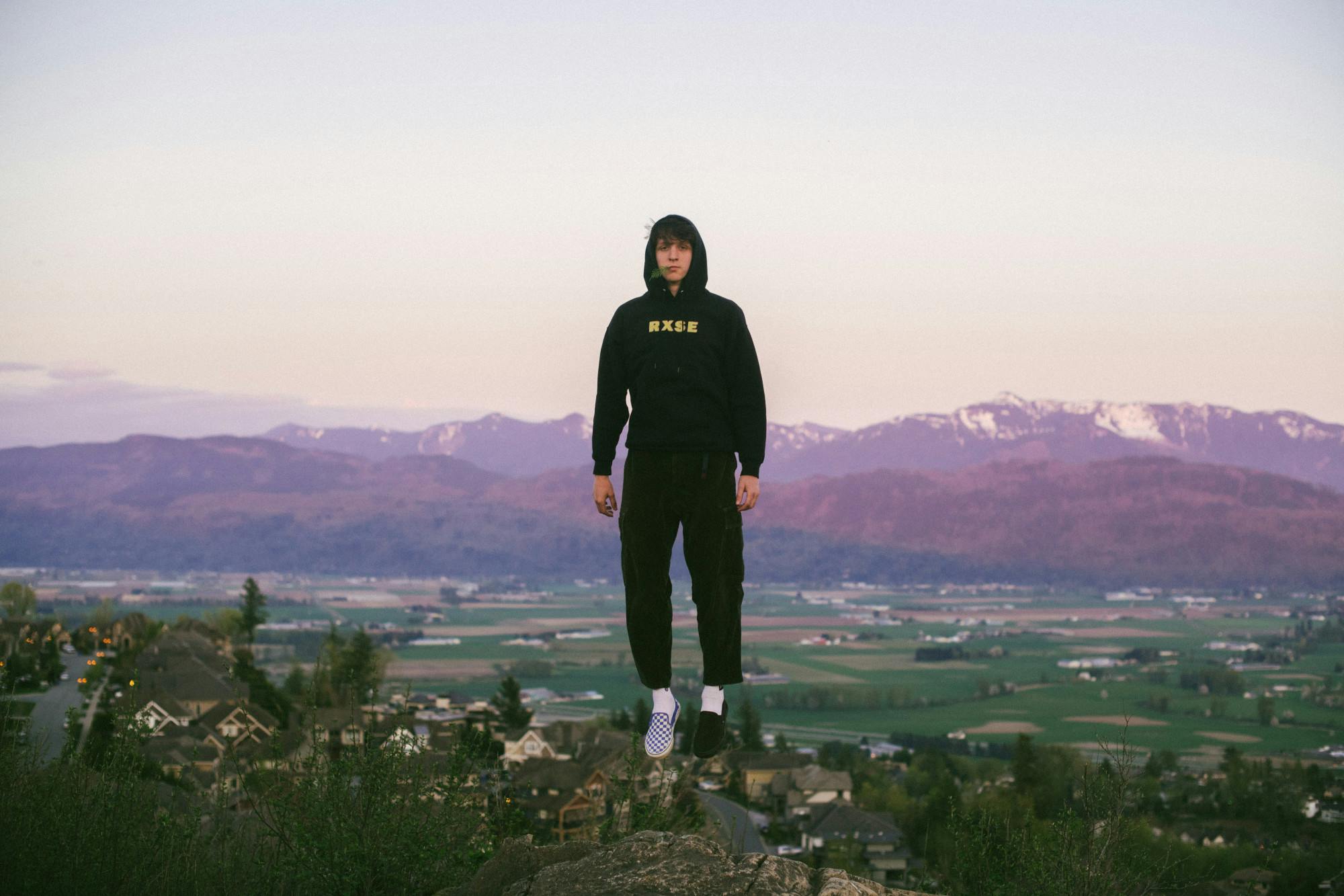 Powfu has amassed over a billion streams of his song “death bed (coffee for your head)” on Spotify.