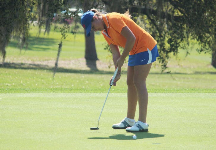 Camilla Hedberg putts the ball during the SunTrust Gator Invitational on March 15.