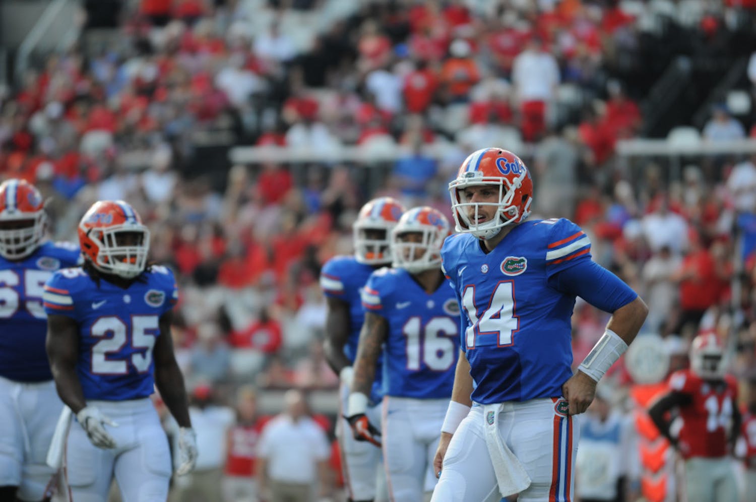 Luke Del Rio looks to the sideline for instruction during Florida's 24-10 win over Georgia on Oct. 29, 2016, in Jacksonville.