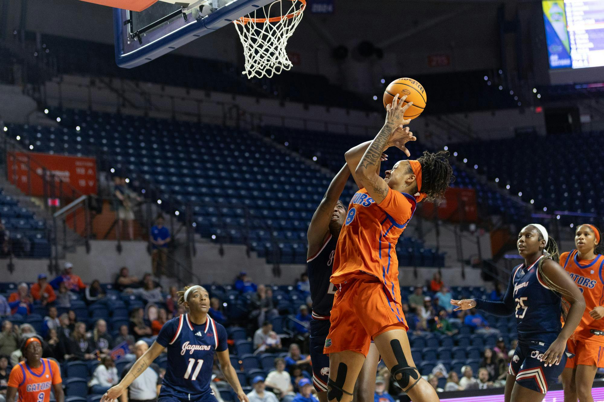 Florida Gators forward Me'Arah O'Neal (8) shoots during a NCAA college basketball game against South Alabama, Sunday, Dec. 7, 2025, in Gainesville, Fla.