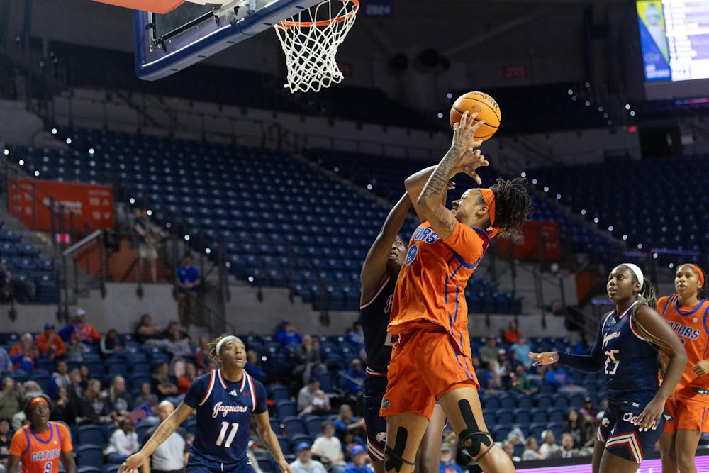 <p>Florida Gators forward Me'Arah O'Neal (8) shoots during a NCAA college basketball game against South Alabama, Sunday, Dec. 7, 2025, in Gainesville, Fla.</p>