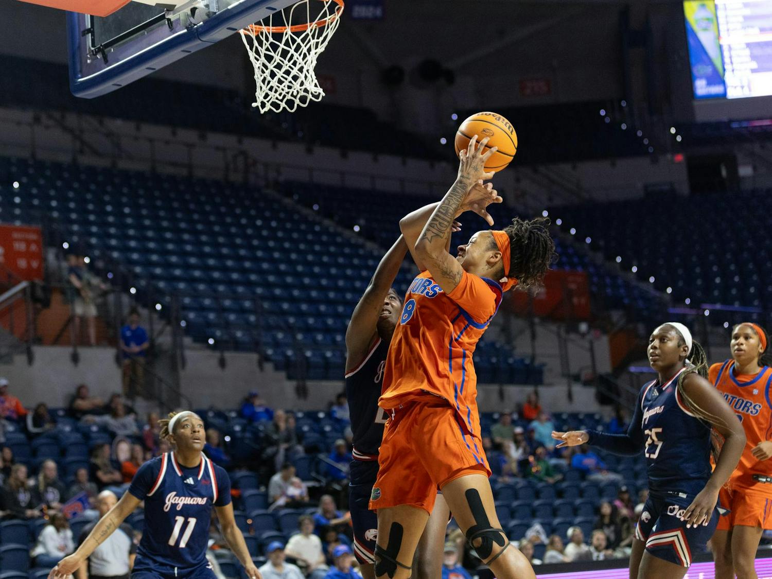 Florida Gators forward Me'Arah O'Neal (8) shoots during a NCAA college basketball game against South Alabama, Sunday, Dec. 7, 2025, in Gainesville, Fla.