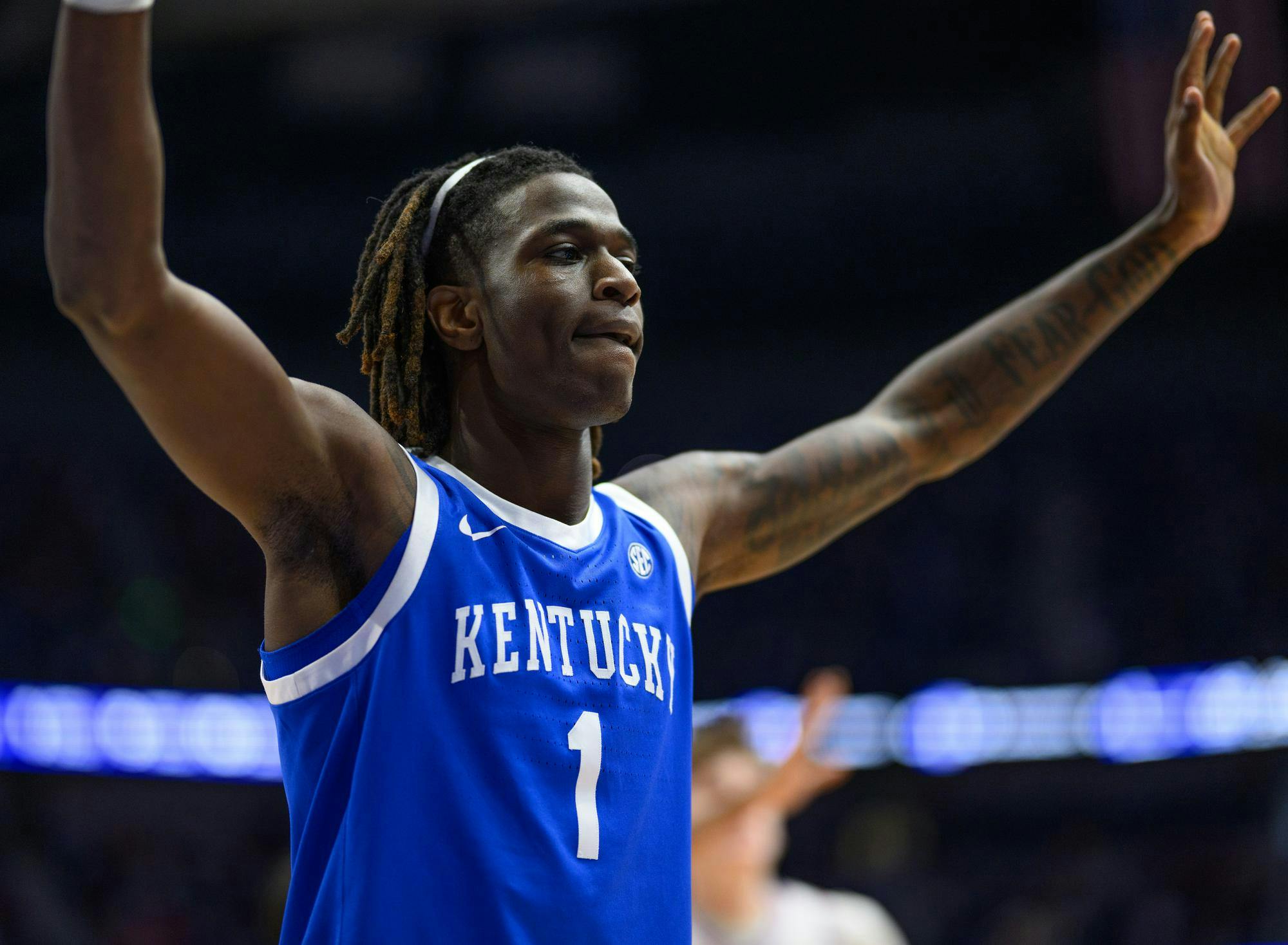 Kentucky guard Denzel Aberdeen (1) guards an inbound pass during the second half of an SEC Men's Basketball Tournament quarterfinal game against Florida, Friday, March 13, 2026, in Nashville, Tenn.