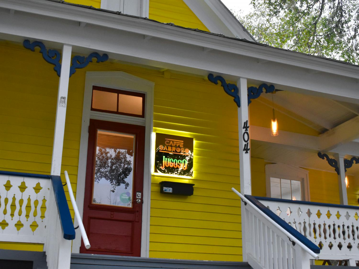 Cafe Sabroso ofrece un ambiente hogareño para los hispanos locales en el área del centro de Gainesville.
