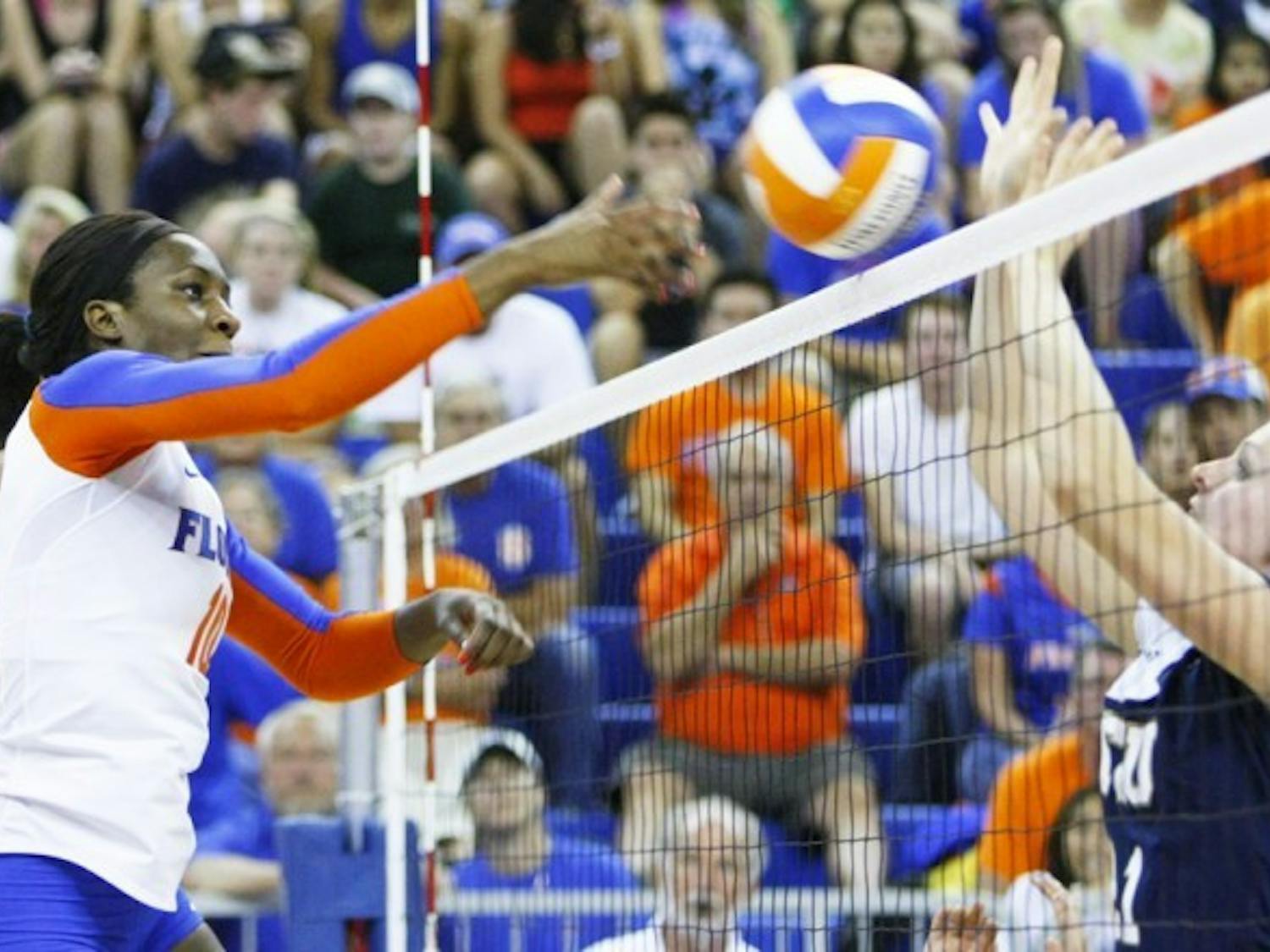 Chloe Mann help the No. 12 Florida Gators defeat the South Carolina Gamecocks on Friday night in Columbia, S.C. She set career highs with 20 kills and 22 points.