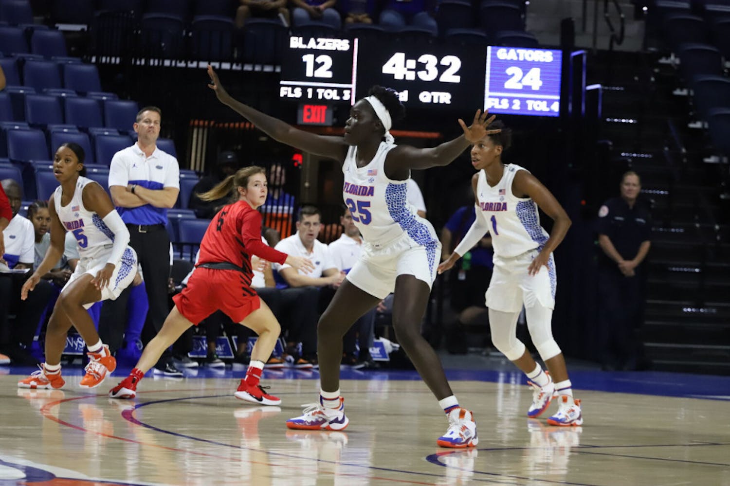 Florida forward Faith Dut (25) chipped in 14 points and three blocks in Florida’s victory Sunday.
