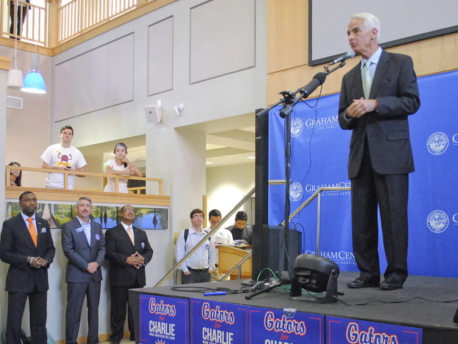 Democratic gubernatorial candidate Charlie Crist speaks with his fan at Pugh Hall Ocora on Wednesday afternoon to encourage students to vote in the upcoming election.