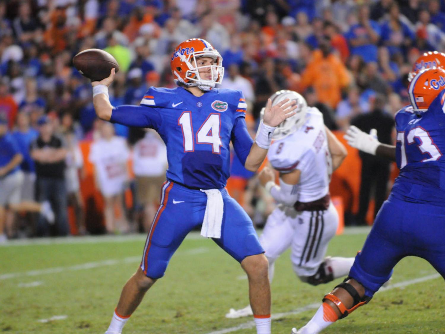 Florida quarterback Luke Del Rio throws the ball during UF's 24-7 win over Massachusetts on Sept. 4, 2016, at Ben Hill Griffin Stadium.