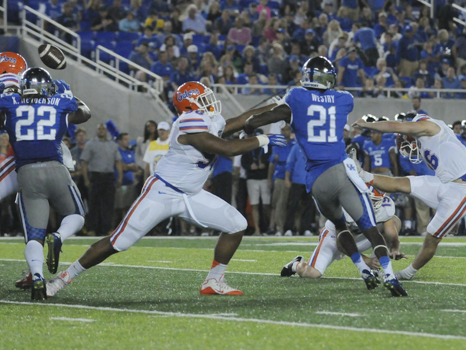 UF's Austin Hardin connects on an extra-point attempt during Florida's 14-9 win against Kentucky on Sept. 19, 2015, at Commonwealth Stadium in Lexington, Kentucky