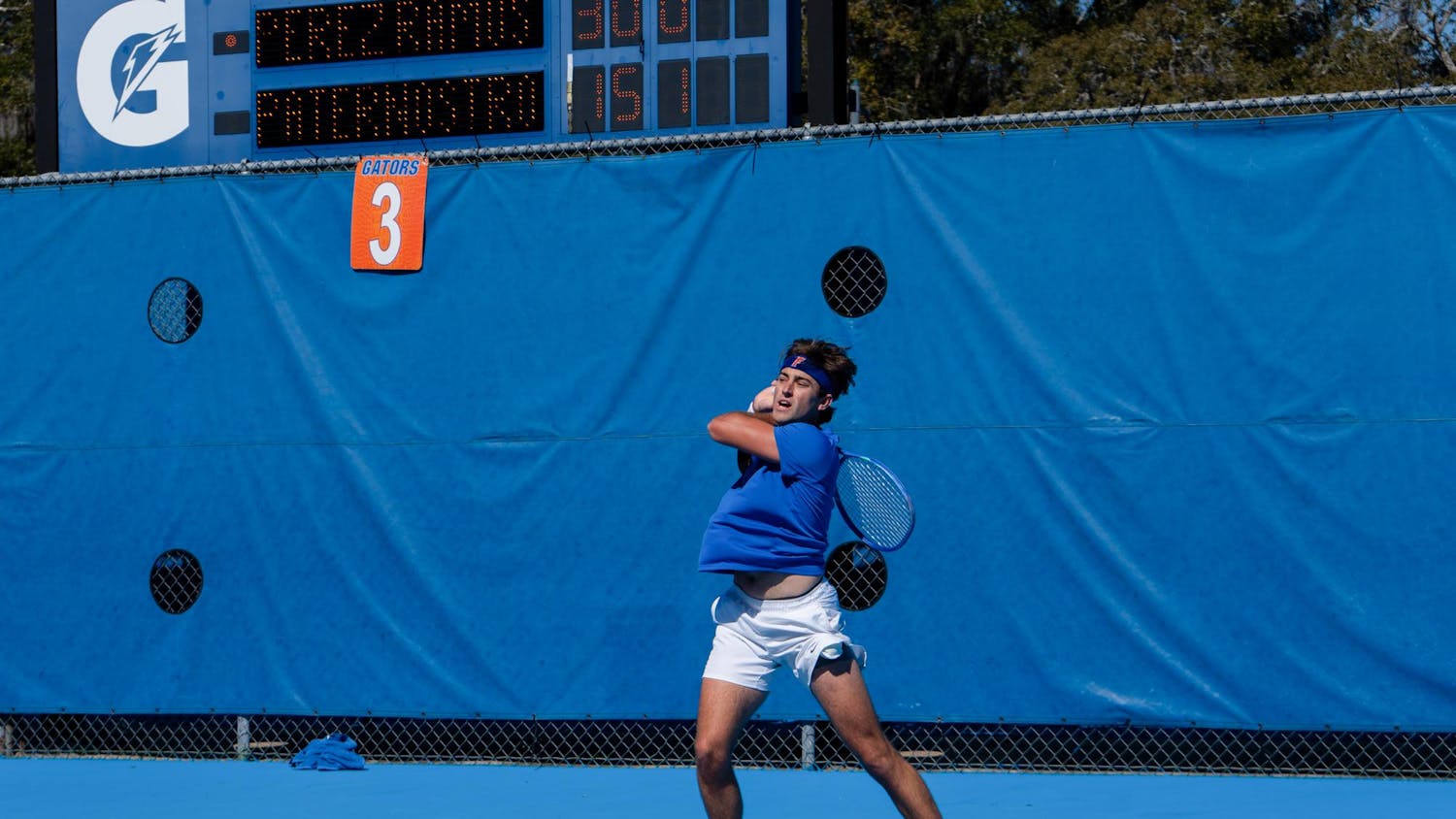Florida's Pablo Perez Ramos returns a hit during NCAA men's tennis match against Pablo Paternostro of Florida Gulf Coast Univeristy, Saturday, Feb. 7, 2026, in Gainesville, Fla.