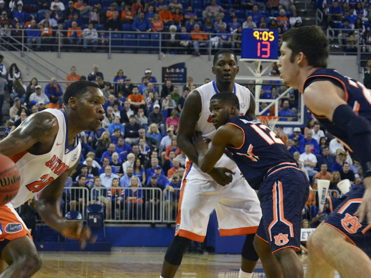 Michael Frazier II drives into the paint during Florida's win against Auburn.