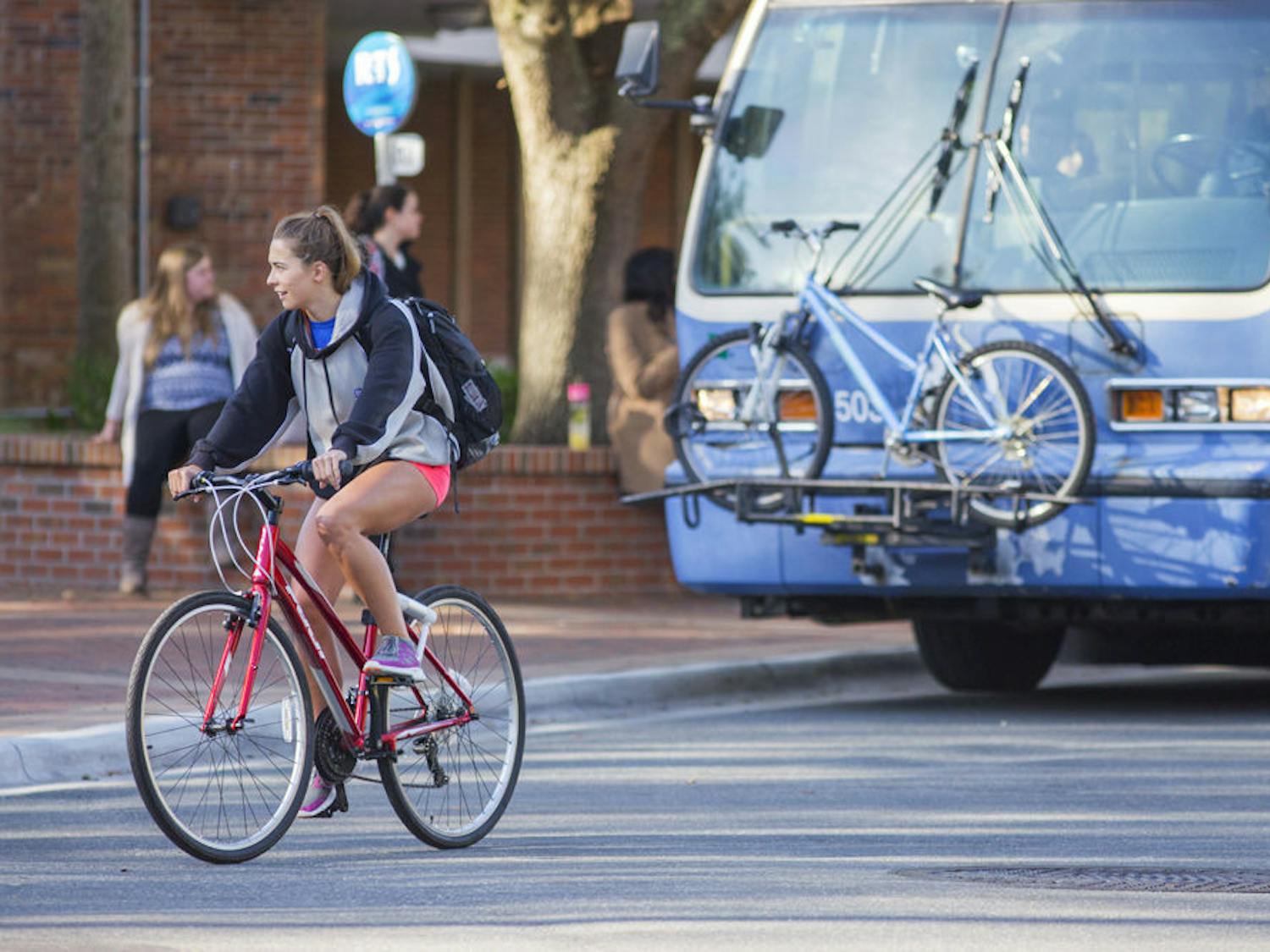 Up to 4 percent of those who take a bus or train to work rode bicycles to get to the transit hub, new UF/IFAS research shows. Those bicyclists pedaled an average of 2 miles to the stations, according to data analyzed by UF/IFAS geomatics Associate Professor Henry Hochmair.