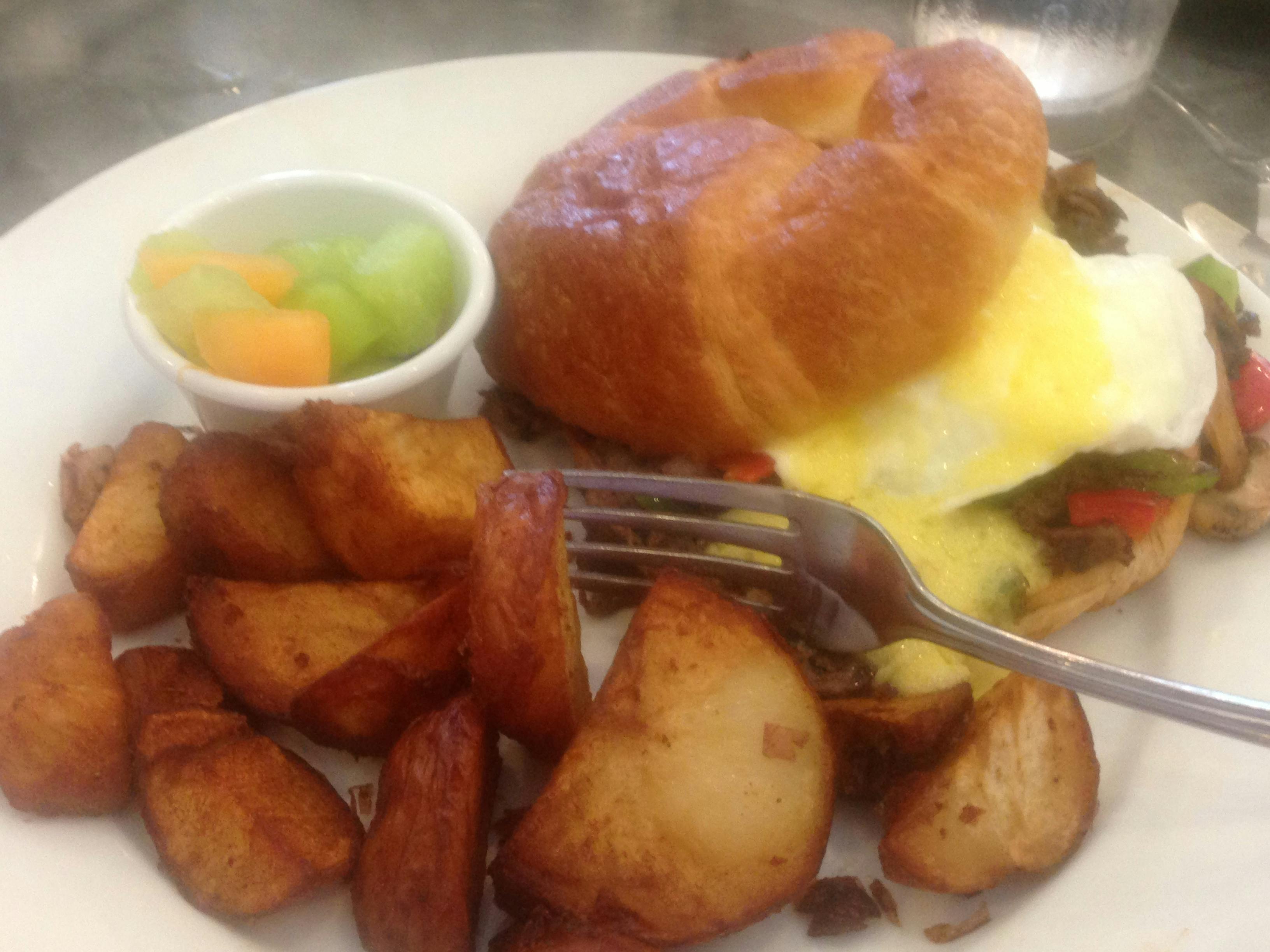 Starving Gator: Peachvalley