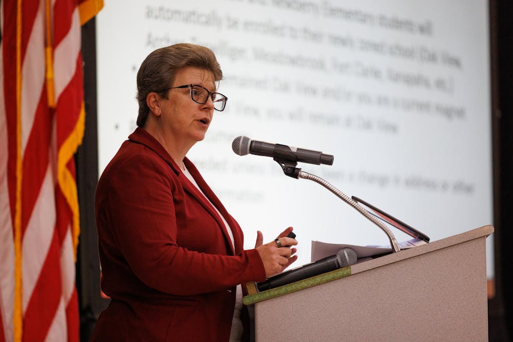 Director of full-time enrollment and state reporting Kim Neal speaks during at meeting at Oak View Middle School, Tuesday, April 7, 2026.