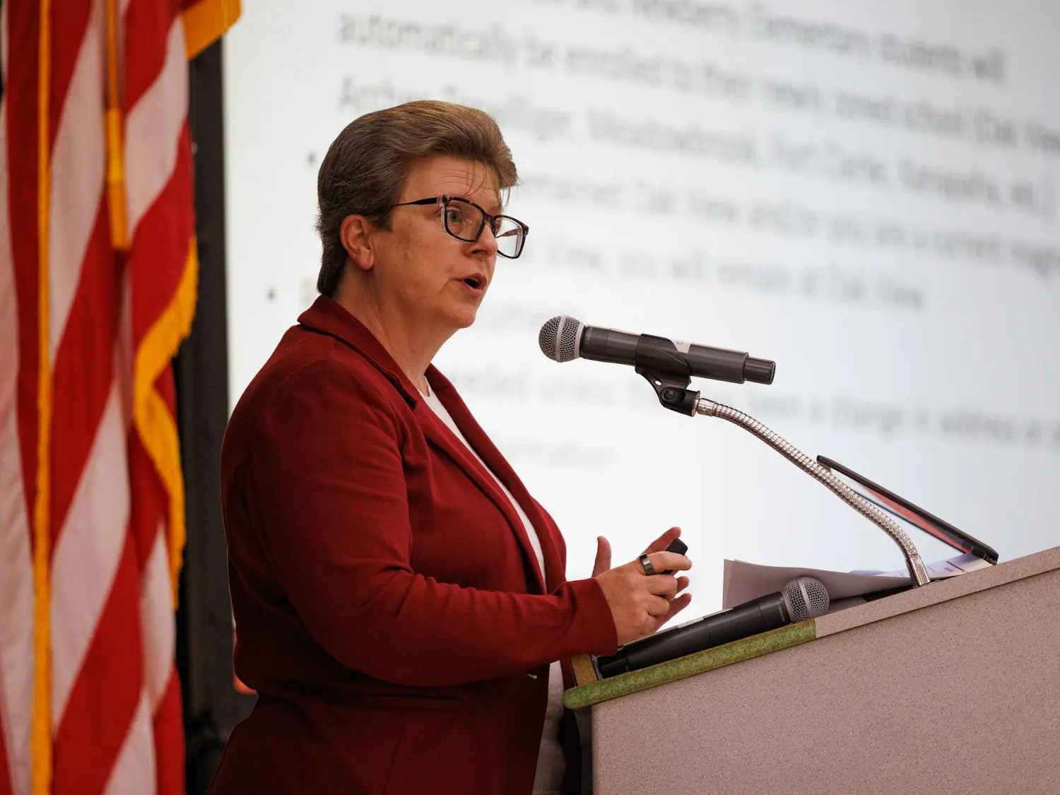 Director of full-time enrollment and state reporting Kim Neal speaks during at meeting at Oak View Middle School, Tuesday, April 7, 2026.