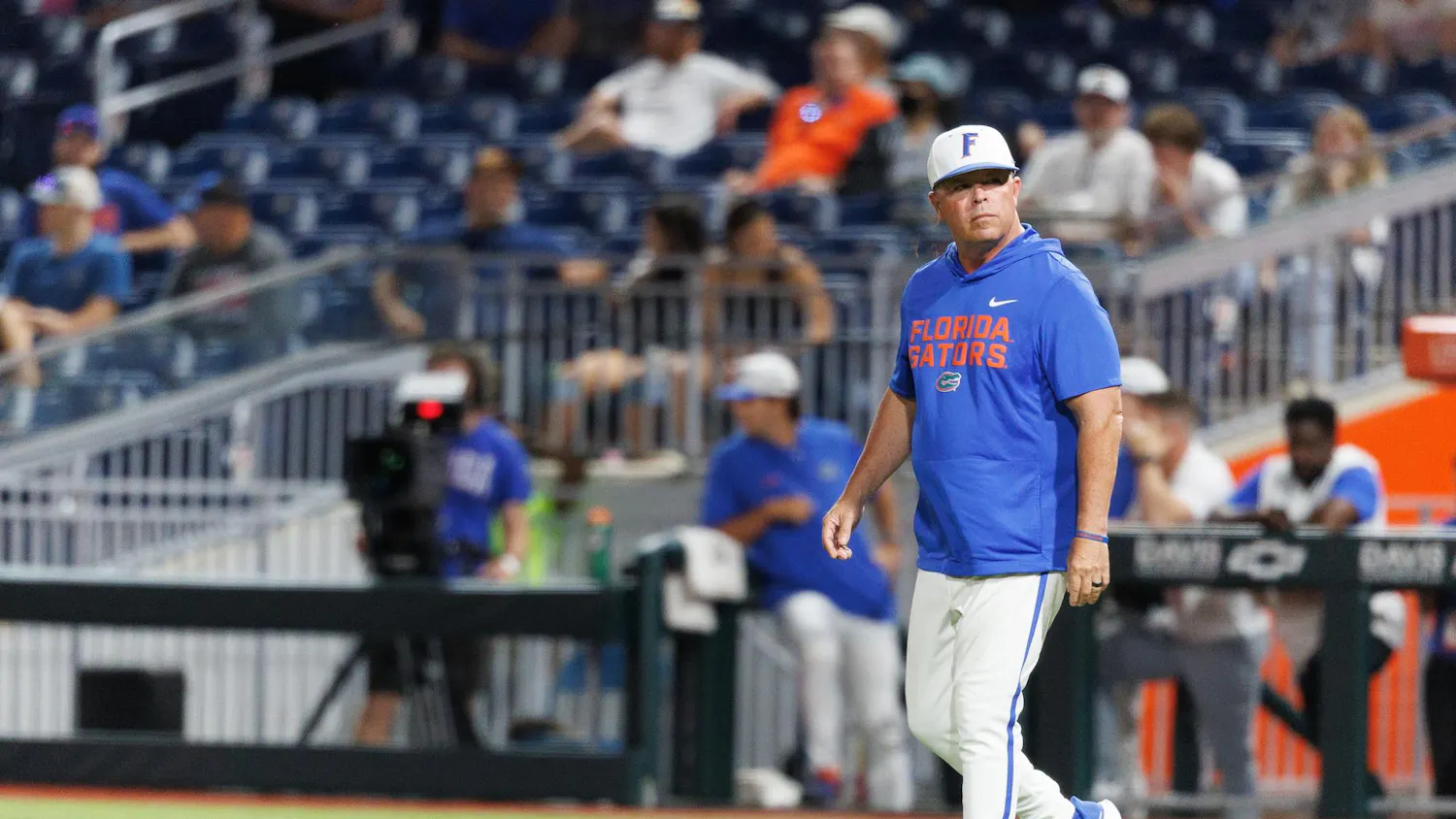 Florida head coach Kevin O’Sullivan walks to the mound for a pitching change during an NCAA baseball game against Bethune-Cookman University, Tuesday, April 14, 2026, in Gainesville, Fla.
