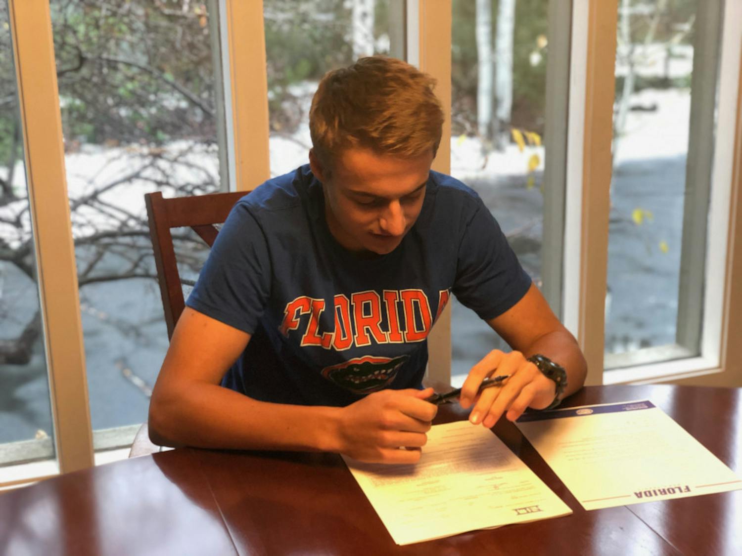 Gators recruit Nate Bonetto signs his national letter of intent to play tennis for UF. He'll join the team with fellow recruit Abedallah Shelbayh in the fall of 2021.