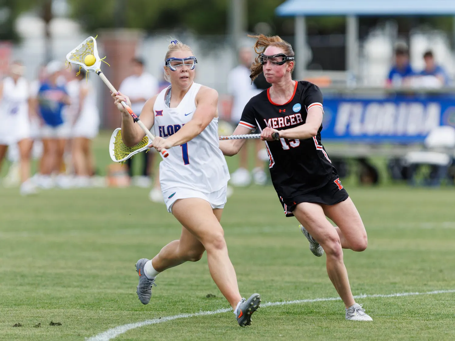 Florida midfielder Gabby Greene (1) looks to pass during the first quarter of an NCAA women’s lacrosse gmae against Mercer, Saturday, March 07, 2026, in Gainesville, Fla.