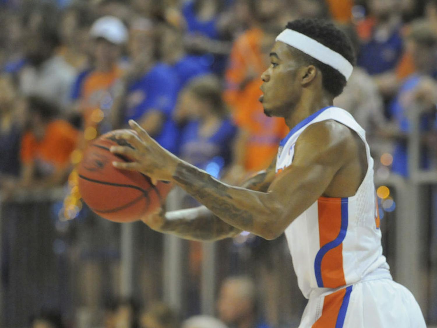 UF's Kasey Hill passes during Florida's 89-42 exhibition win against Palm Beach Atlantic on Nov. 5, 2015, in the O'Connell Center.