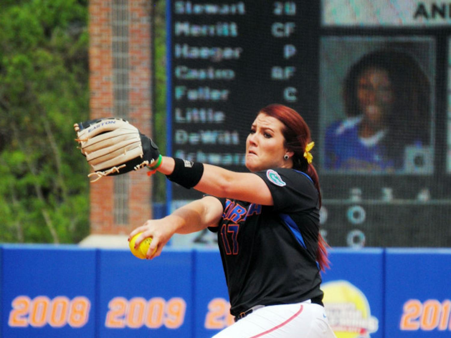 Lauren Haeger pitches during Florida's 14-10 loss to LSU on Saturday at Katie Seashole Pressly Stadium.