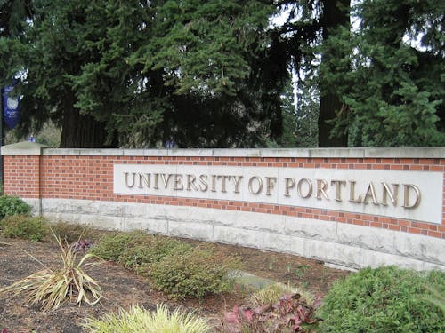 1599px-University_of_Portland_entrance_sign.jpg