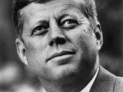 John_F._Kennedy,_White_House_photo_portrait,_looking_up.jpg