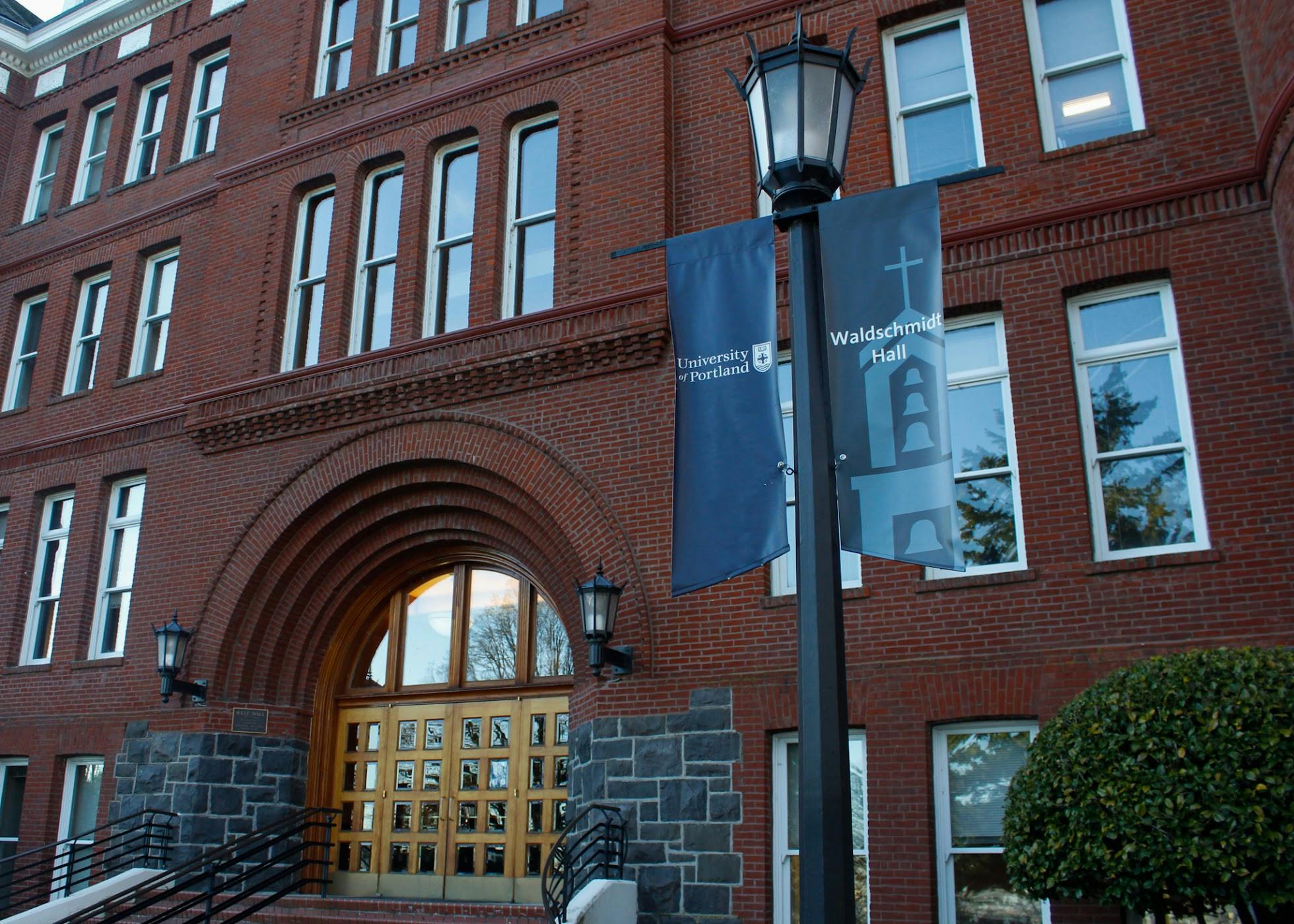 A lamp post outside of Waldschmidt Hall. 