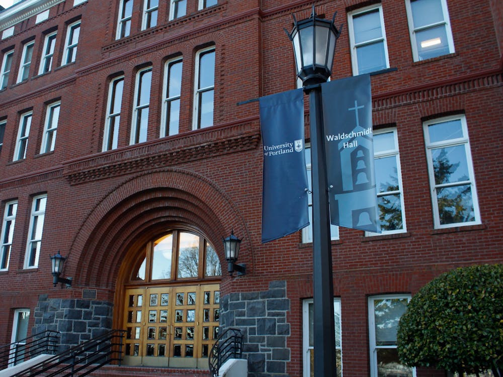 A lamp post outside of Waldschmidt Hall.