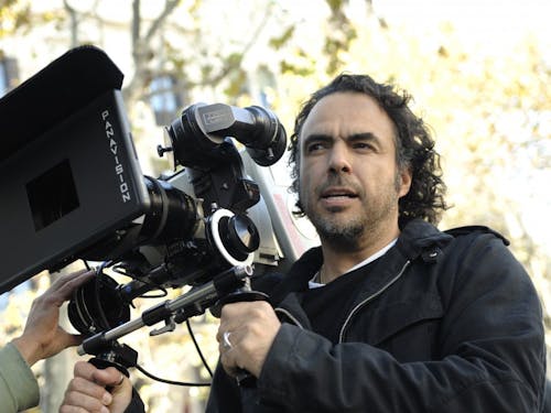 Alejandro_González_Iñárritu_with_a_camera_in_production.jpg