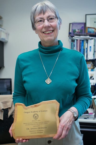 Sister Angela Hoffman wins teaching award - The Beacon