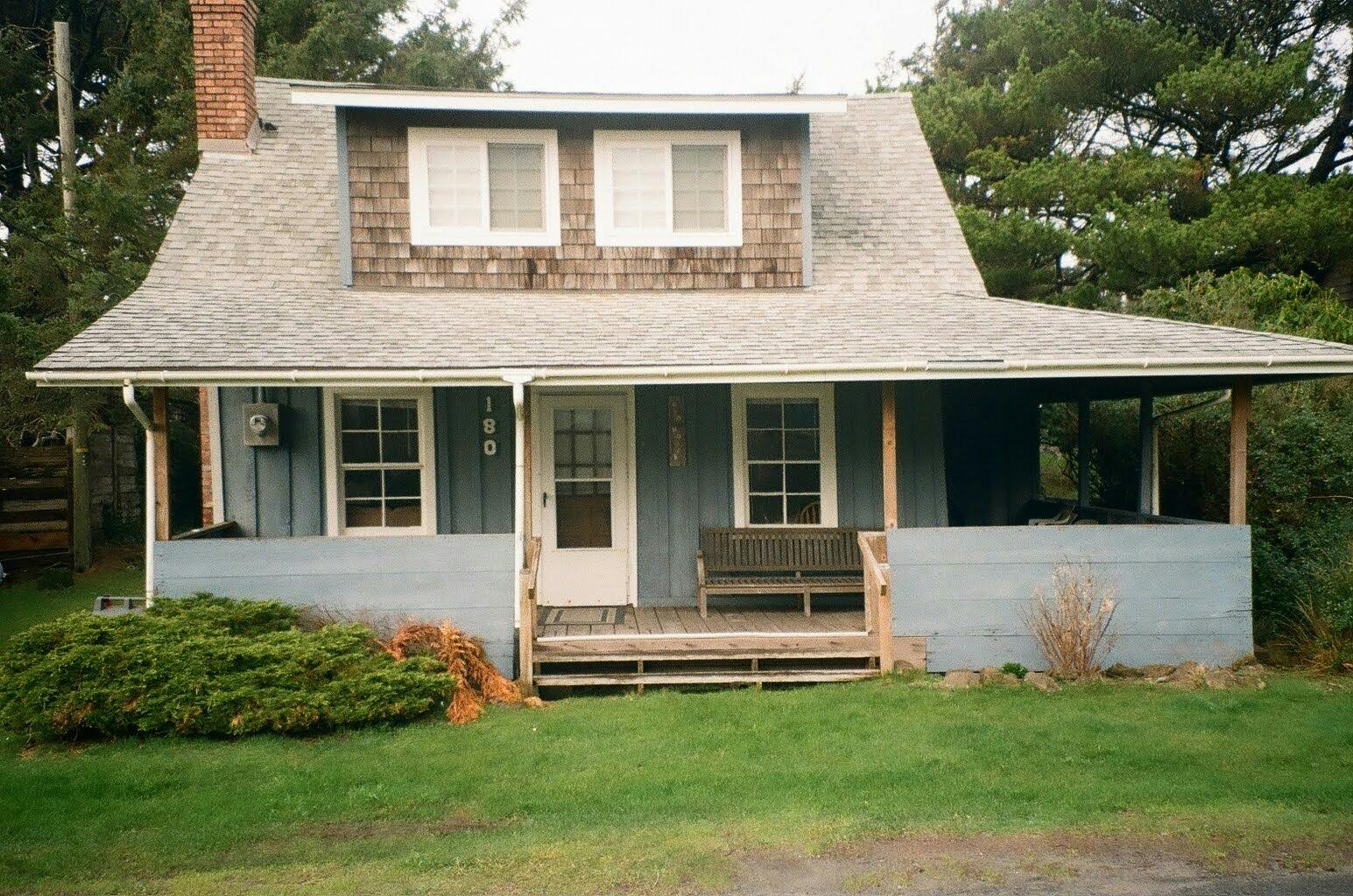 Inspired by KOIN's Front Porch Project, photographer Molly Lowney interviewed local UP houses in University Park to do a Front Porch Project of her own. 