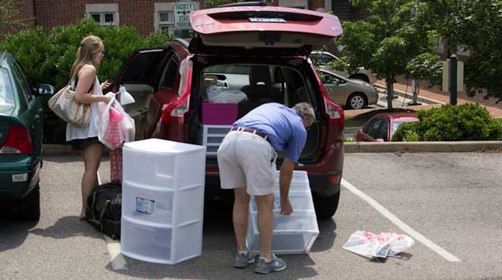 Firstyear_unloads_car