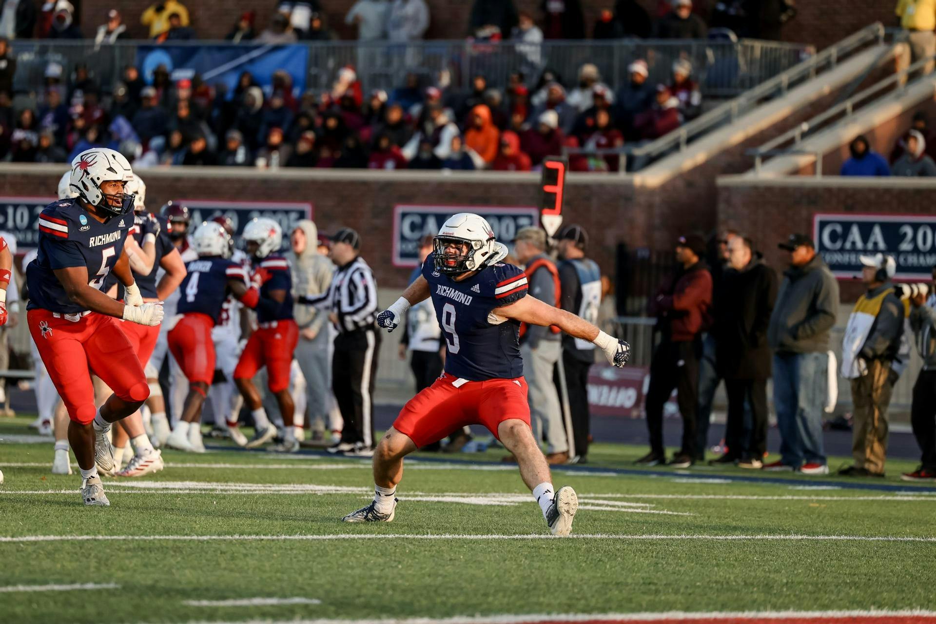 Second Half Comeback Sends Spiders To Second Round Of FCS Playoffs ...