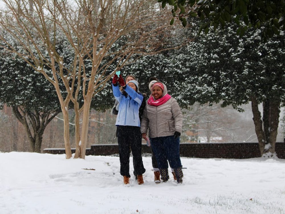 Westhampton College students enjoy the snow. Photo by&nbsp;Rayna Mohrmann