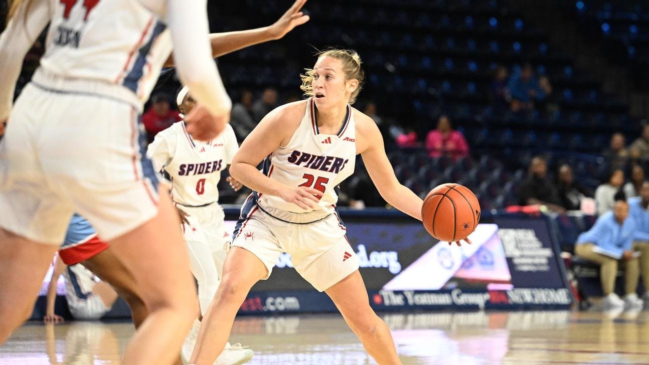 Junior Guard Katie Hill during game against Le Moyne Dec. 3. Photo courtesy of Richmond Athletics.