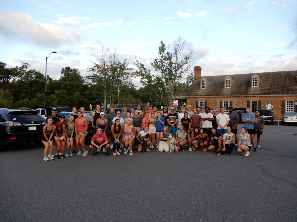 The Sunrise Social Run Club members after finishing up their morning at the River Road Starbucks. Courtesy of Ava Tankersley. 