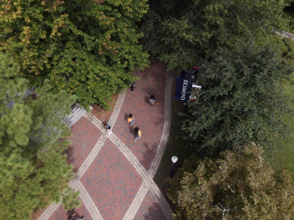 Students walking across the Forum at the University of Richmond.