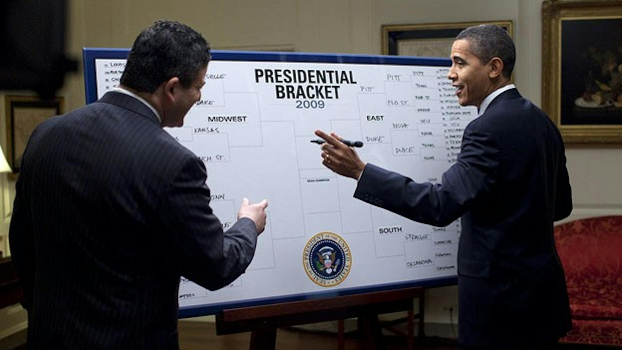 barack_obama_fills_out_2014_ncaa_mens_div_i_tournament_bracket