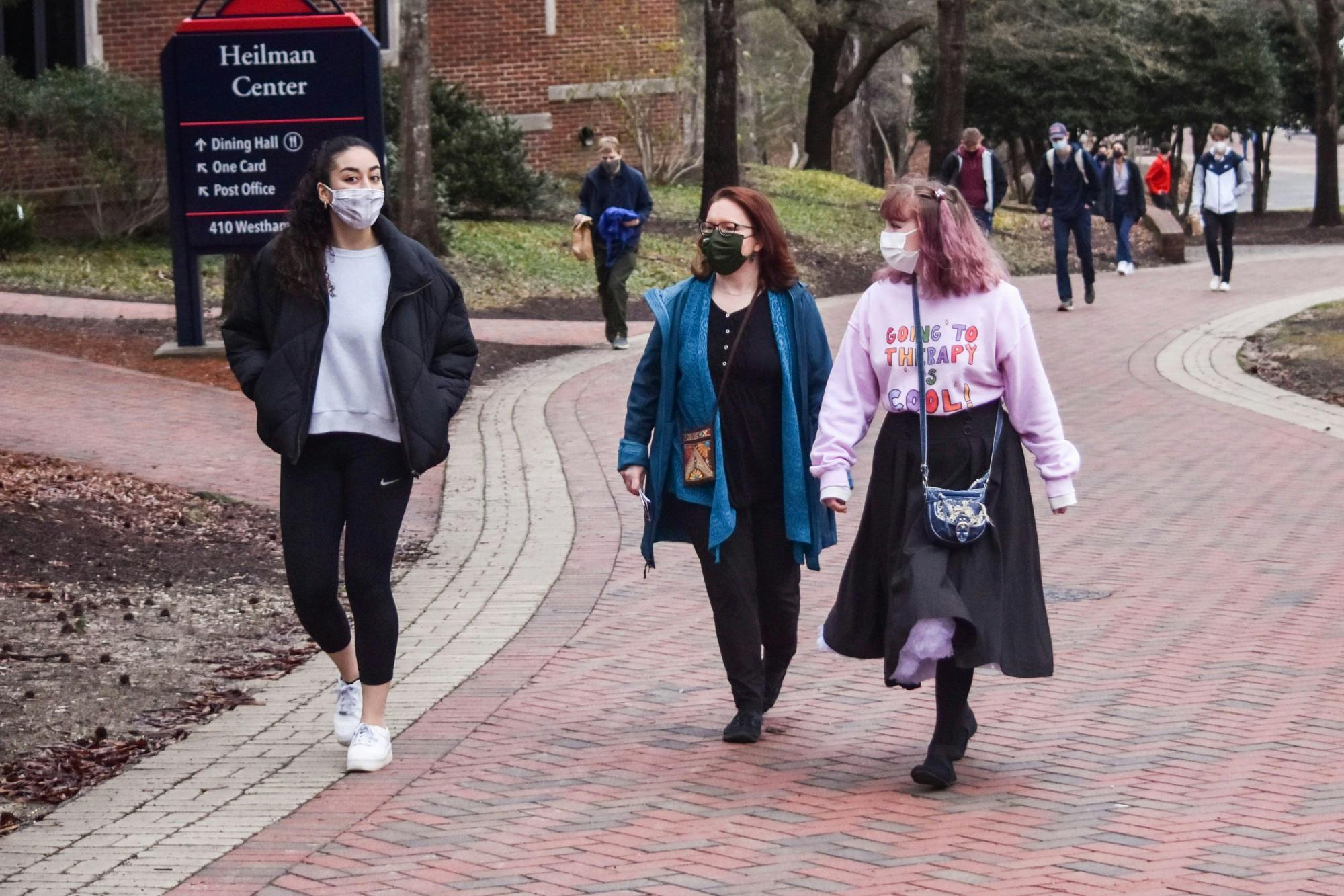 A student tour passes by the post office.