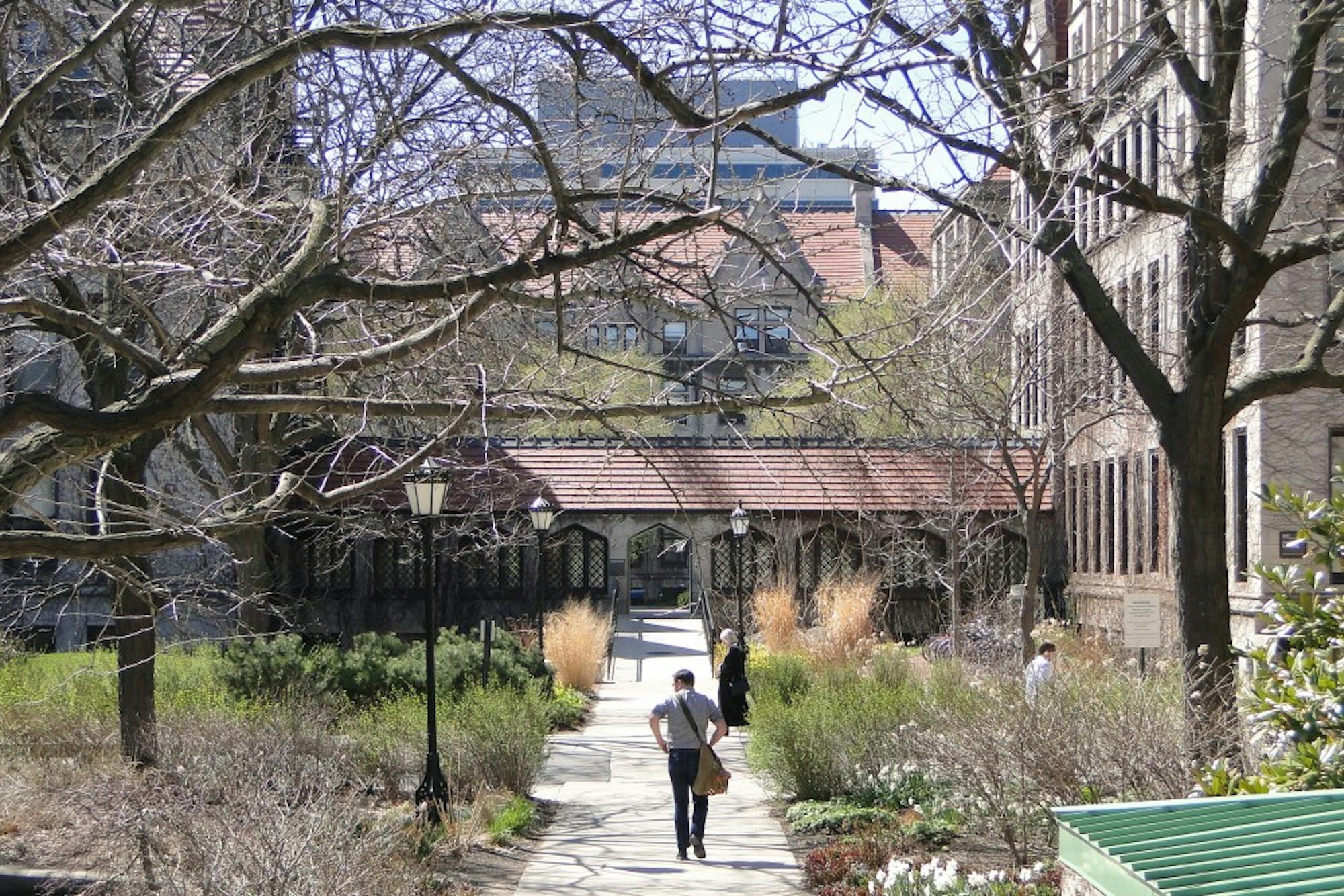 central_campus_scene__university_of_chicago__illinois__usa__05