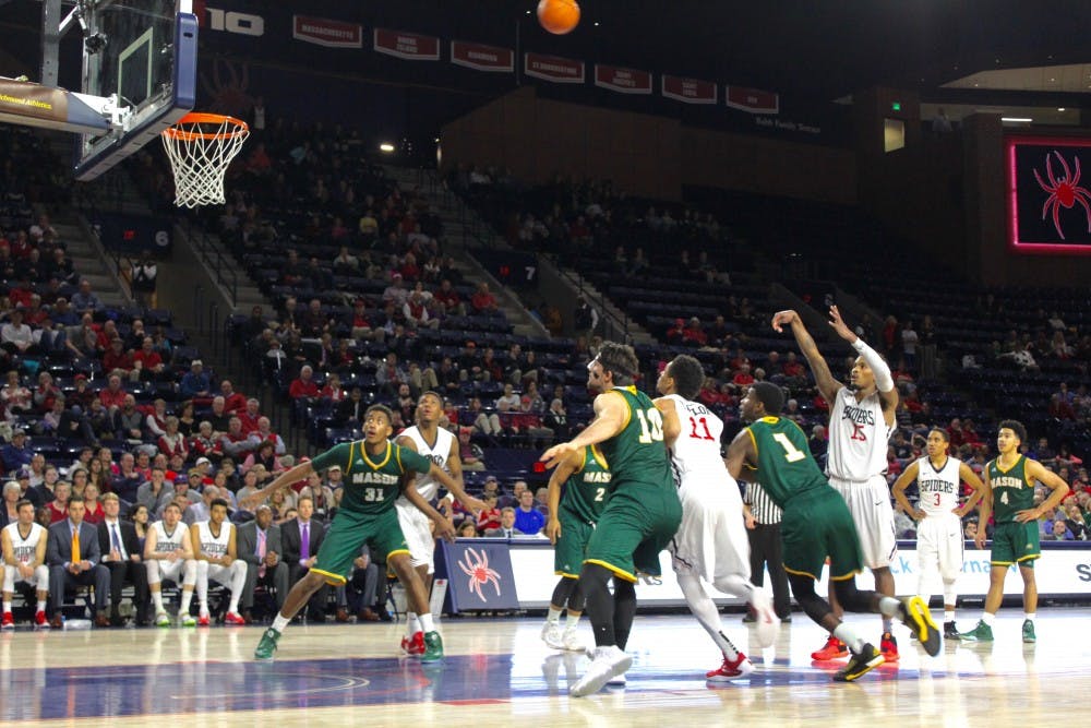 Spiders fall to George Mason in tight contest. Photos by Eibhlin Villalta